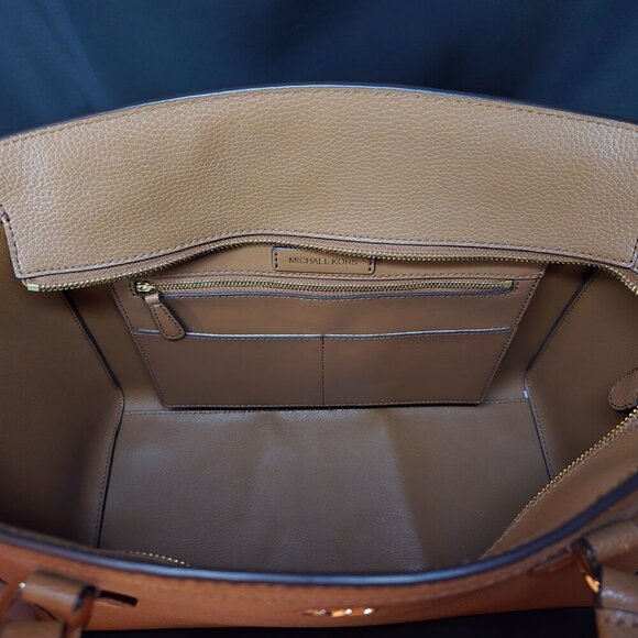 Michael Kors Chantal Tote Camel Pebbled Leather Gold Hardware Classic Luxury Bag - Picture 11 of 12
